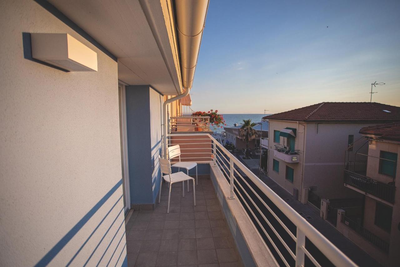Via Siena 4 - Suites & Rooms Marina di Cecina Exteriér fotografie